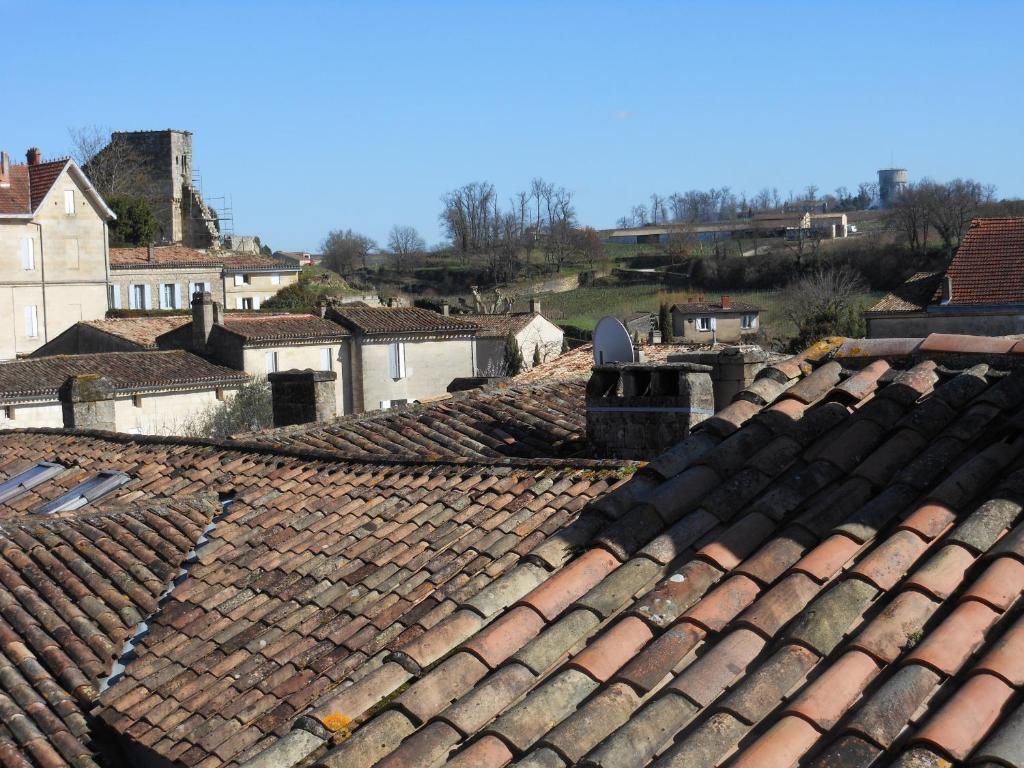 Aparthotel Les Logis Du Roy Saint-Émilion Zimmer foto